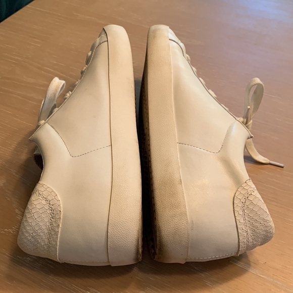 Banana Republic Women’s Leather Sneakers, ver good condition Sz 9.5M light wear - Picture 6 of 9